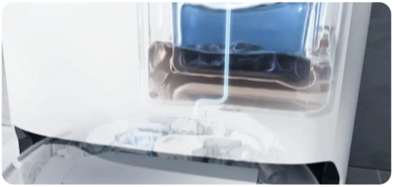 Selbstreinigender Roboter mit automatischer Wassernachfüllung (Auto-Refill)